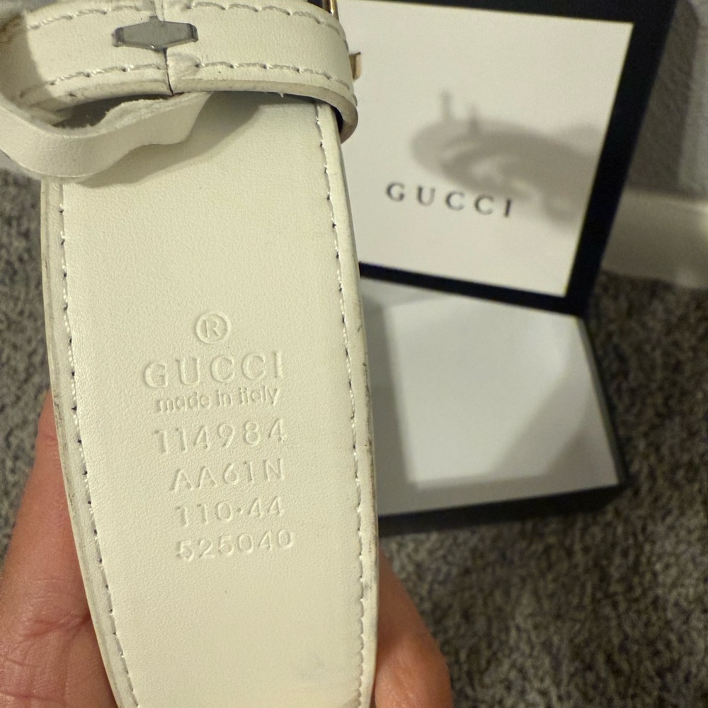 Gucci White Belt with Gold Buckle - Picture 3 of 4